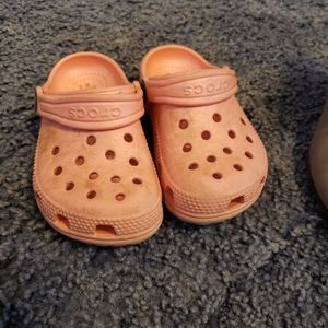 Child crocs